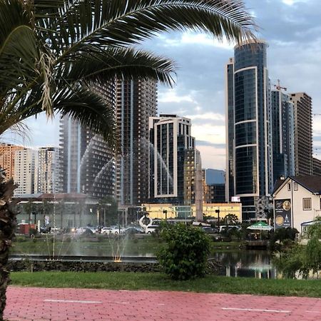 Апартамент У Моря Batumi Kültér fotó